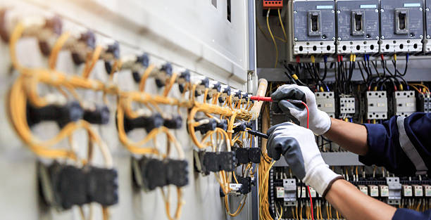Professional Electrician technician working in Bellaire, TX